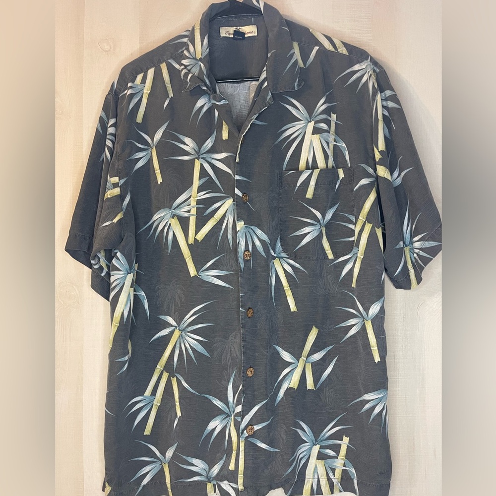Tommy Bahama silk gray shirt tropical short sleeve‎ button front size medium